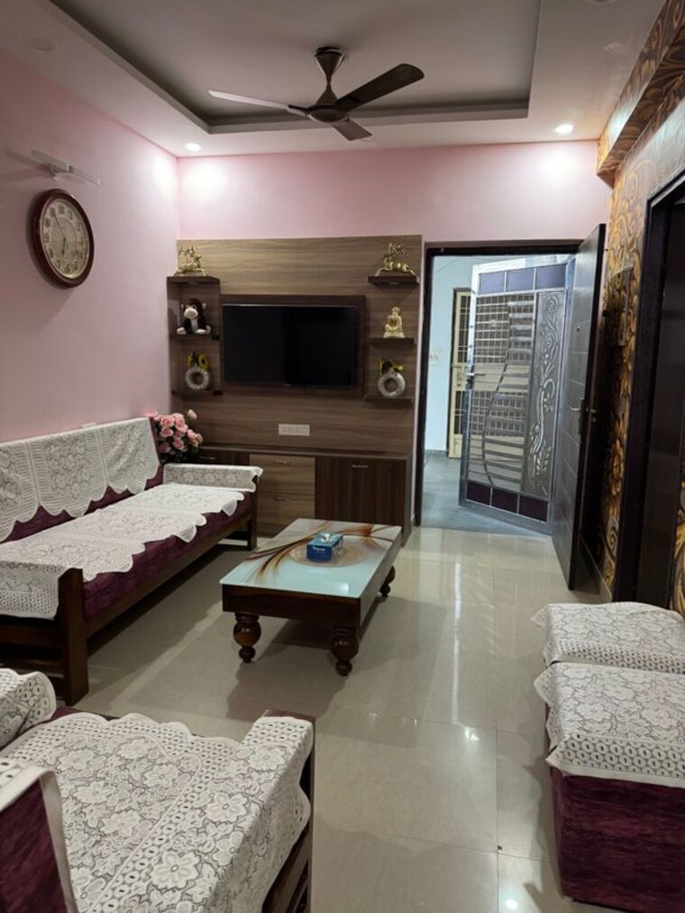 Living Room, shree-vardhman-mantra 2 Bedroom 720 Sq.Ft. Apartment In Sector 67 Gurgaon 10439032