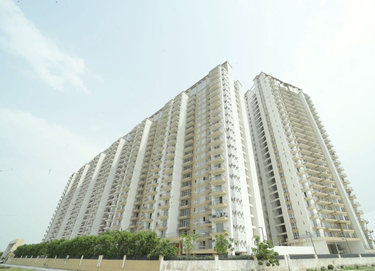 Exterior View, presithum 3 Bedroom 1850 Sq.Ft. Apartment In Sector 25 Yamuna Expressway Greater Noida 10439047