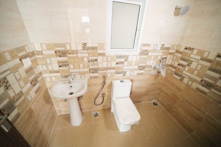 Attached Bathroom, presithum 3 Bedroom 1850 Sq.Ft. Apartment In Sector 25 Yamuna Expressway Greater Noida 10439047