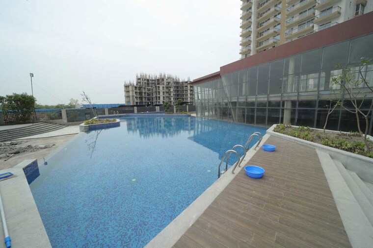 Swimming Pool, presithum 3 Bedroom 1850 Sq.Ft. Apartment In Sector 25 Yamuna Expressway Greater Noida 10439047