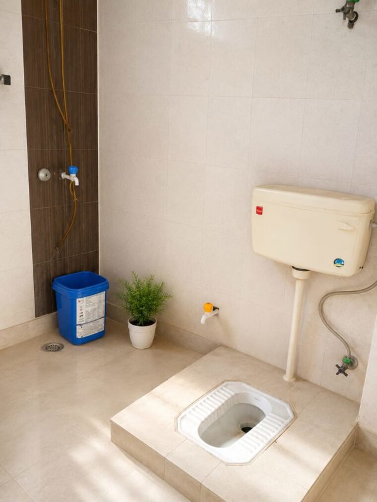 Bathroom, mehrauli 1 RK 400 Sq.Ft. Builder Floor In Mehrauli Delhi 10439085