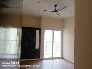 Room in 2 BHK Apartment at Upsidc Site B – for Rent
