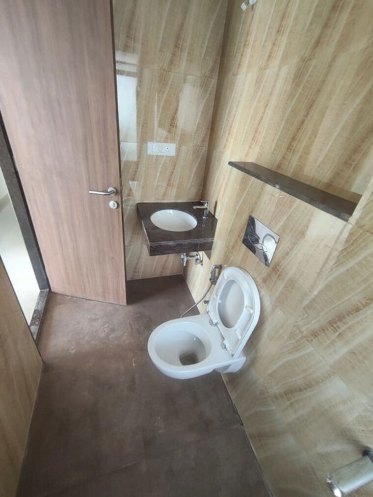 Bathroom, lodha-amara 2 Bedroom 650 Sq.Ft. Apartment In Kolshet Road Thane 10439084