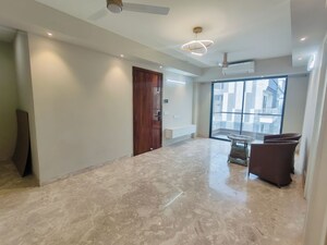 Room in 3 BHK Apartment at Signature Global City 63A, Sector 63a – for Rent