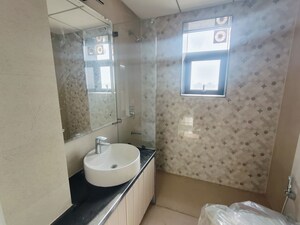 Bathroom in 3 BHK Apartment at Signature Global City 63A, Sector 63a – for Rent