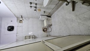 Bathroom in 1 BHK Apartment at Dilshad Colony – for Rent