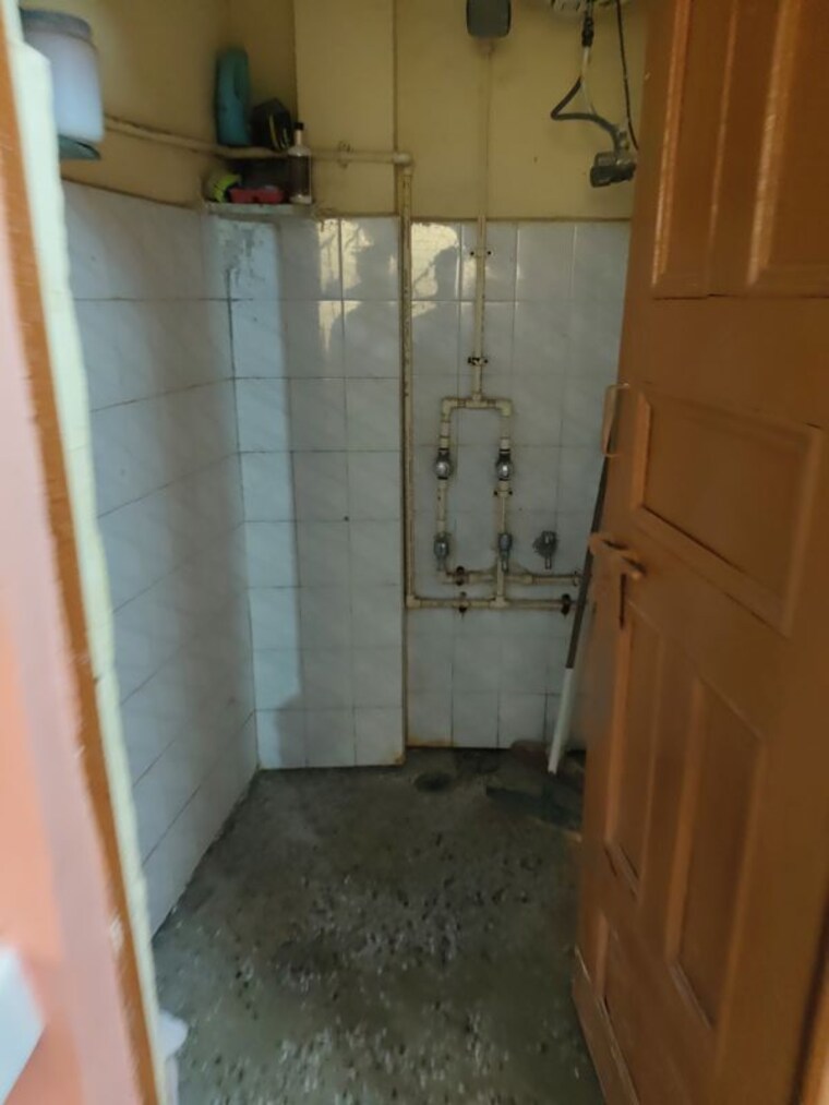 Bathroom, jawahar nagar 2 Bedroom 80 Sq.Yd. Independent House In Jawahar Nagar Delhi 10439136