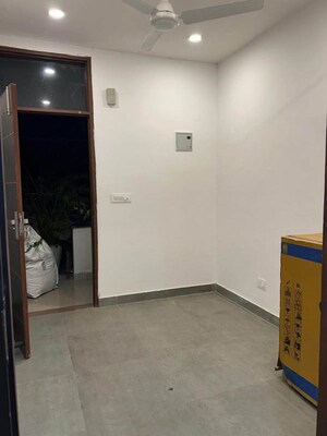 Room in 1 BHK Builder Floor at Malviya Nagar – for Rent