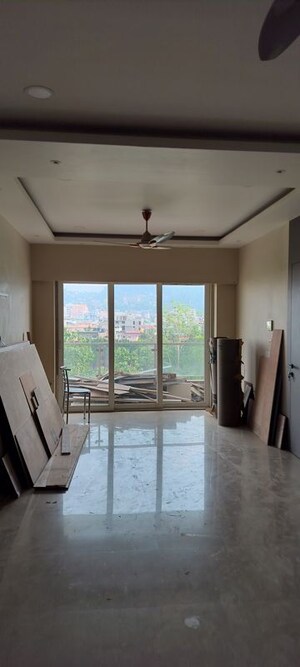 Room in 4 BHK Apartment at Subham Buildwell, Ambikagirinagar – for Rent