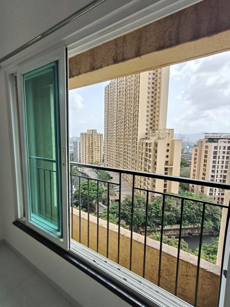 Balcony, rustomjee-urbania-azziano 2 Bedroom 670 Sq.Ft. Apartment In Thane West Thane 10439175