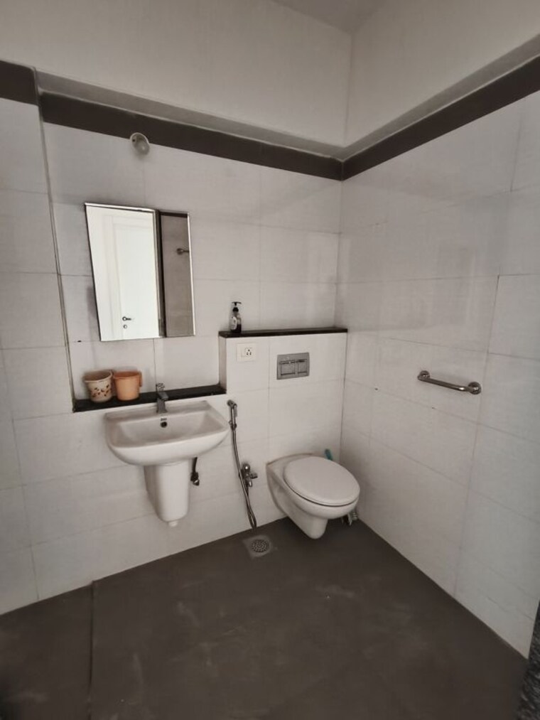 Bathroom, rustomjee-urbania-azziano 2 Bedroom 670 Sq.Ft. Apartment In Thane West Thane 10439175