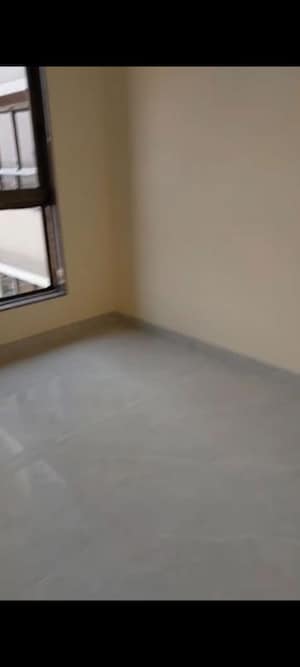 Room in 2 BHK Apartment at Horizon CHS, Andheri West – for Sale
