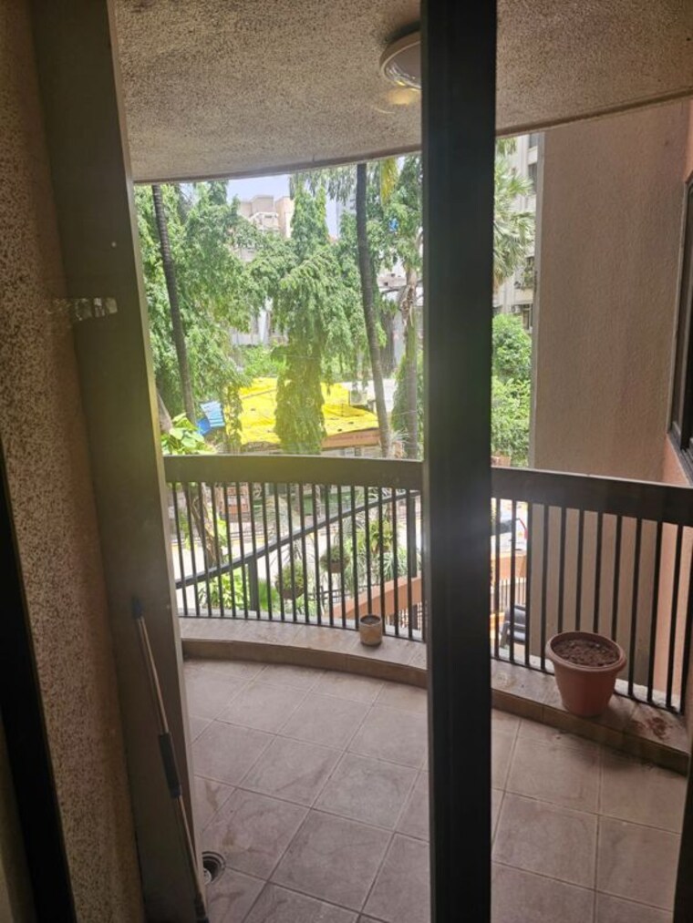 Balcony, piri-majestic-apartment 3 Bedroom 1200 Sq.Ft. Apartment In Chembur Mumbai 10439166