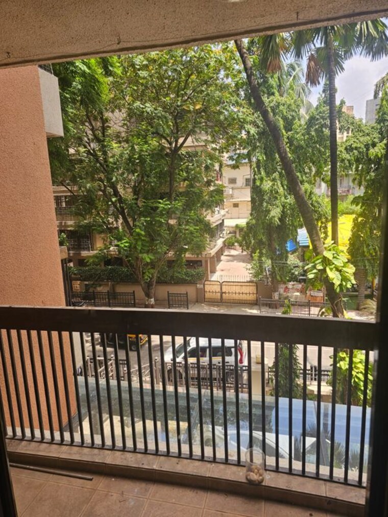 Balcony, piri-majestic-apartment 3 Bedroom 1200 Sq.Ft. Apartment In Chembur Mumbai 10439166