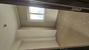 Room in 3.5 BHK Apartment at BPTP Discovery Park, Sector 80 – for Sale