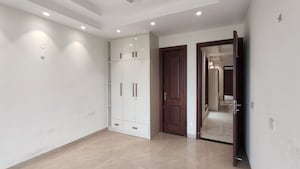 Building Lobby in 3 BHK Builder Floor at Sector 46 – for Rent