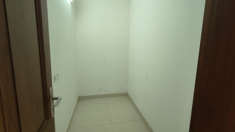 Room, sector 46 3 Bedroom 2550 Sq.Ft. Builder Floor In Sector 46 Gurgaon 10439266