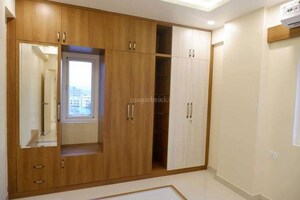Room in  Apartment at Alekhya Palm Woods, Gachibowli – for Rent