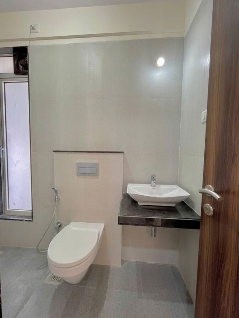 Bathroom, vasant vihar 3.5 Bedroom 1380 Sq.Ft. Apartment In Vasant Vihar Thane 10439285