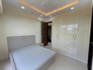 Room in 3.5 BHK Apartment at Vasant Vihar – for Rent