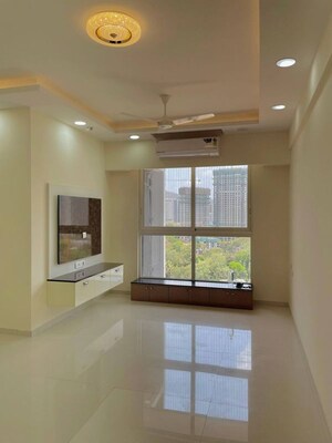 Room in 3.5 BHK Apartment at Vasant Vihar – for Rent
