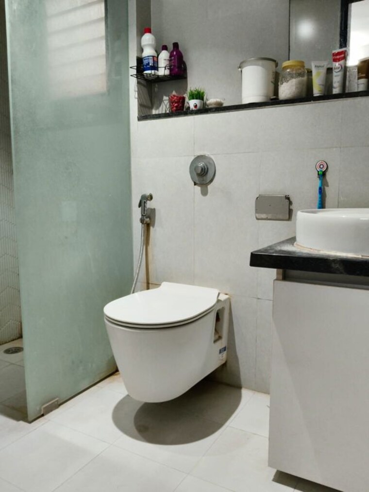 Bathroom, shreyas-palladium-grand 2 Bedroom 950 Sq.Ft. Apartment In Dhanori Pune 10439299