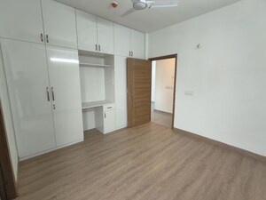 Room in 3 BHK Apartment at Tulip Yellow, Sector 69 – for Rent