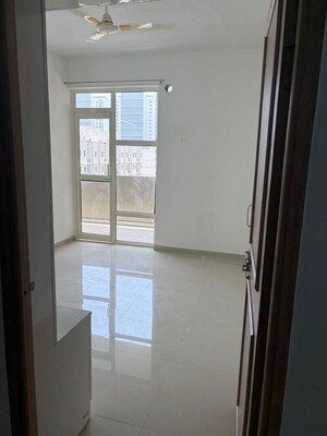 Room in 2 BHK Apartment at Pyramid Midtown, Sector 59 – for Rent