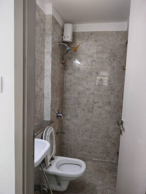 Bathroom in 1 BHK Apartment at Sheth Vasant Oasis, Andheri East – for Rent