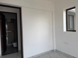 Room in 1 BHK Apartment at Lodha Crown Kolshet, Kolshet Road – for Rent