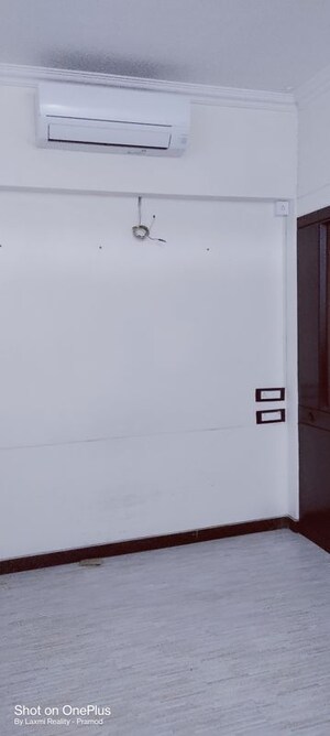Room in  Office Space at T V industrial estate, Worli – for Rent