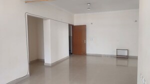 Room in 3 BHK Apartment at Eldeco City Breeze, Iim Road – for Rent