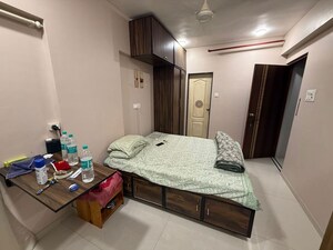 Bedroom in 2 BHK Apartment at Simran Heights Chembur, Chembur – for Rent