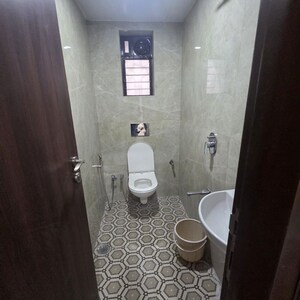 Bathroom in 3 BHK Villa at Chembur – for Rent