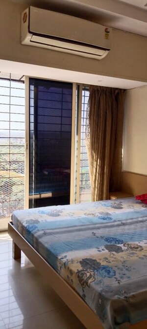 Bedroom in 3 BHK Apartment at Highland Park Andheri West, Andheri West – for Rent