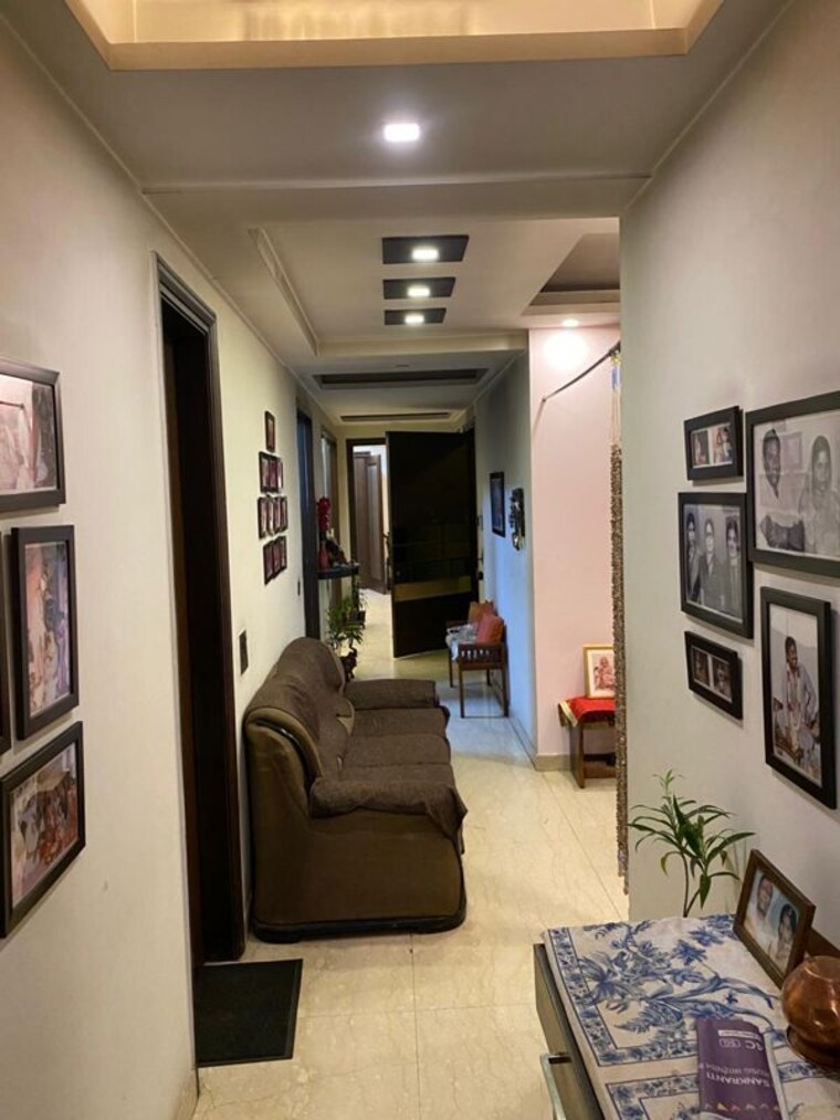 Living Room, geetanjali enclave 4 Bedroom 360 Sq.Yd. Builder Floor In Geetanjali Enclave Delhi 10439568