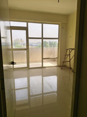 Room in 2 BHK Apartment at Pyramid Pride, Sector 76 – for Rent