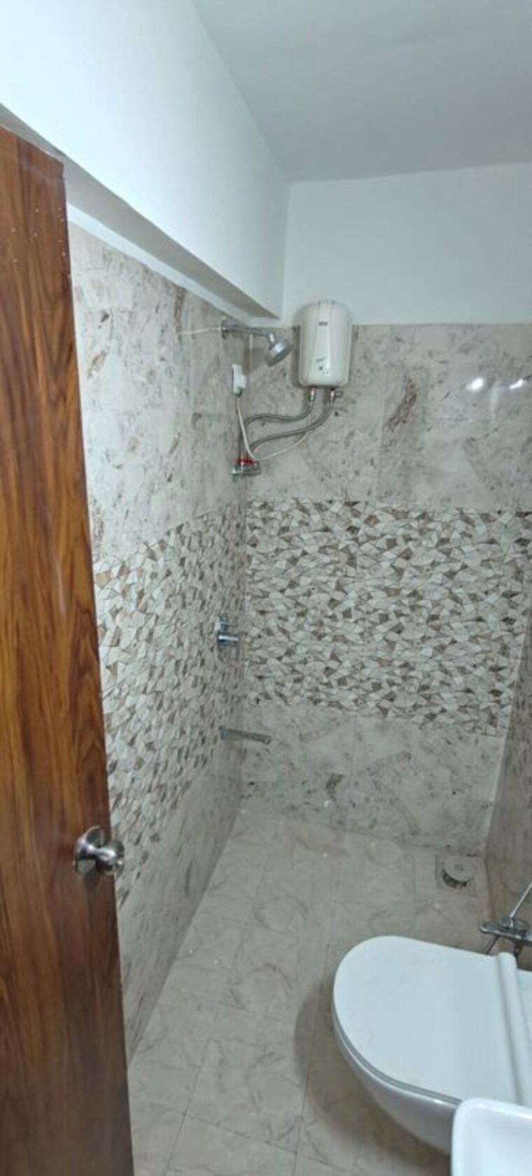 Bathroom, vaibhav-wisteria-residency 1 Bedroom 450 Sq.Ft. Apartment In Santacruz East Mumbai 10439570