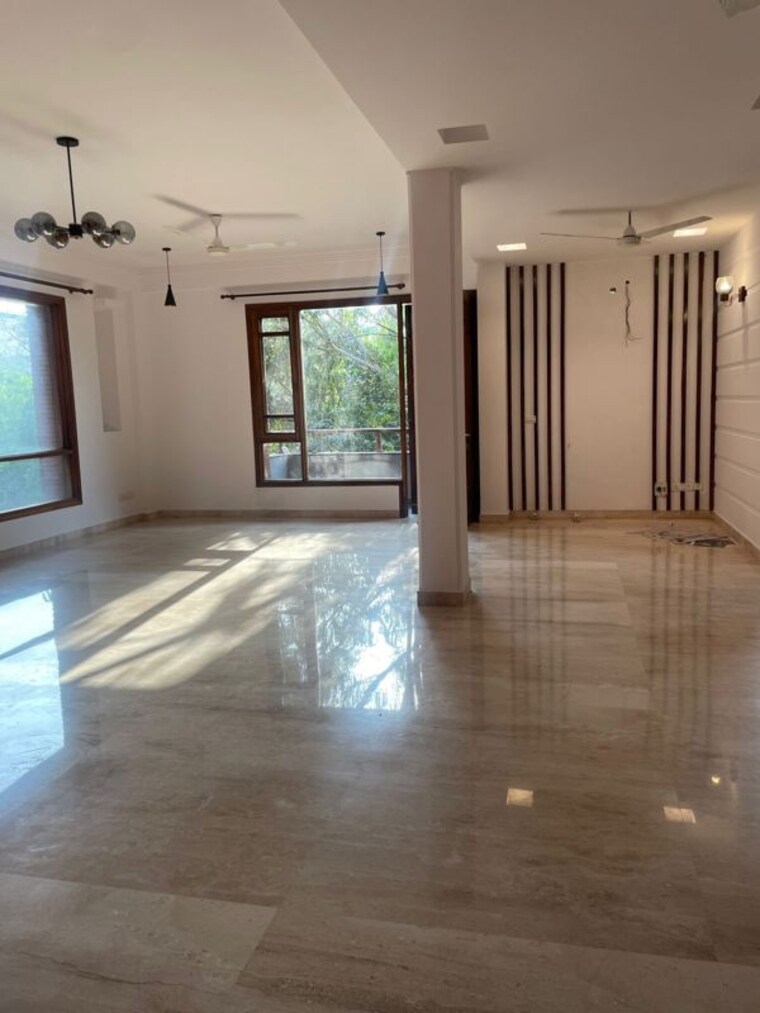 Room, chittaranjan park 4 Bedroom 450 Sq.Yd. Builder Floor In Chittaranjan Park Delhi 10439618