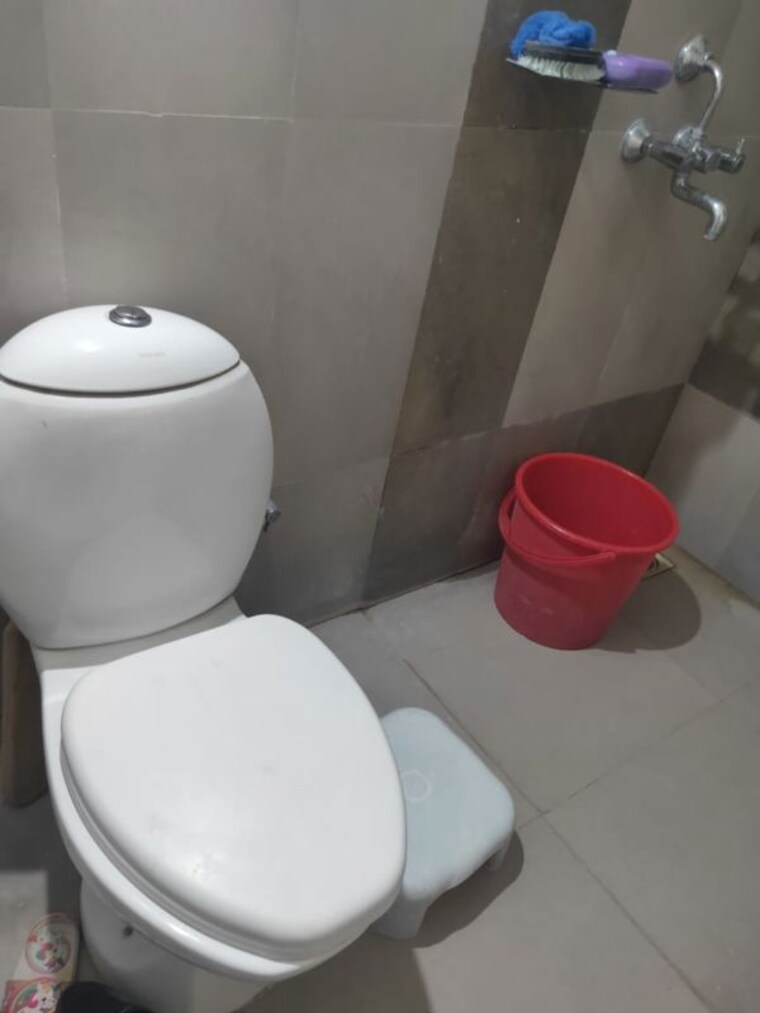 Bathroom, scapers-the-leaf 2 Bedroom 950 Sq.Ft. Apartment In Yewalewadi Pune 10437231