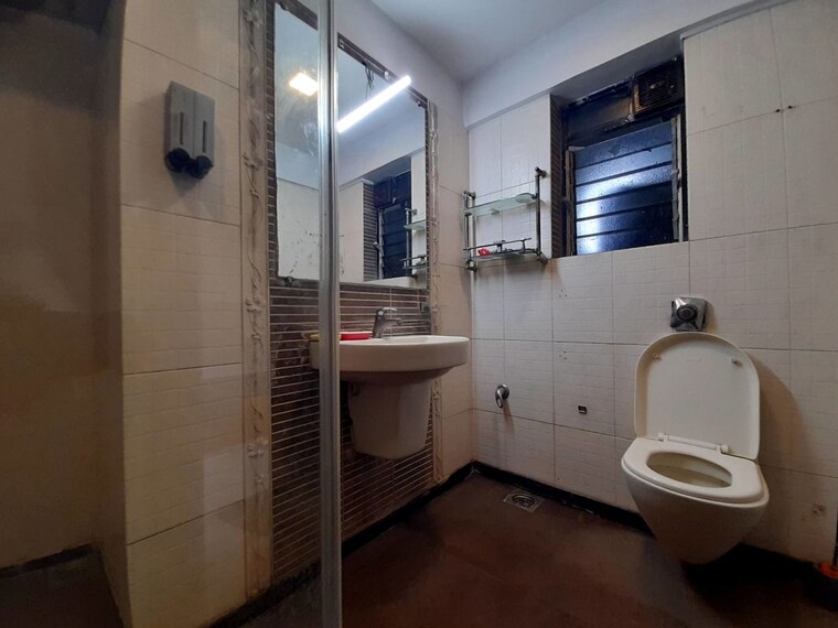 Bathroom, sai-baba-complex-goregaon 2 Bedroom 1050 Sq.Ft. Apartment In Goregaon East Mumbai 10439632