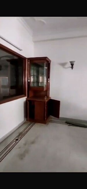 Furnished Amenities in 3 BHK Builder Floor at Kalkaji – for Sale