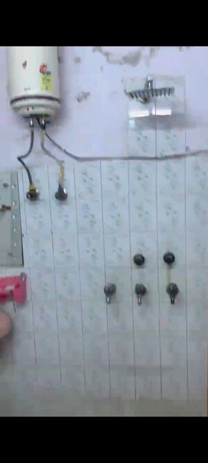 Bathroom in 2 BHK Builder Floor at Rohini Sector 15 – for Rent