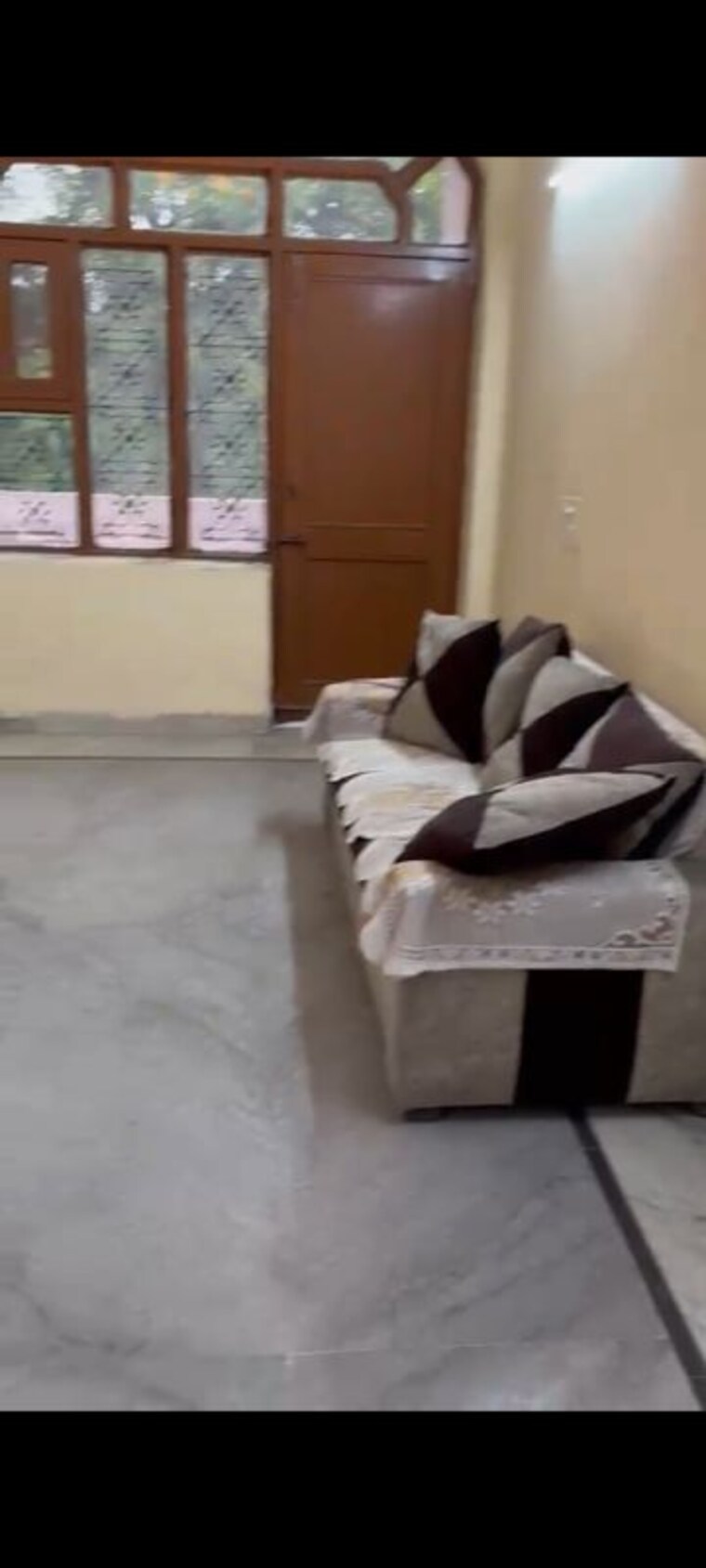 Team Area, rohini sector 15 2 Bedroom 1000 Sq.Ft. Builder Floor In Rohini Sector 15 Delhi 10439665