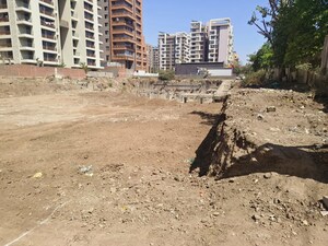  Shop For Sale in Adajan
