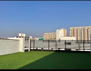 3 BHK Builder Floor – Exterior View View at Smart World Orchard, Sector 61 - for Rent