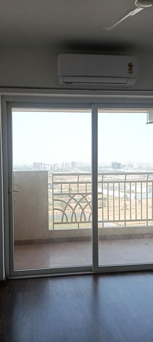 Room in 2.5 BHK Apartment at The Center Court Prime, Sector 88a – for Rent