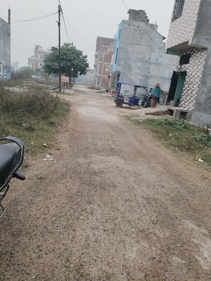 Parking in  Independent House at Kanpur University – for Sale