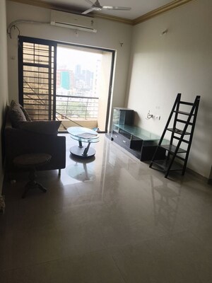 Team Area in 2 BHK Apartment at Interface Building, Malad West – for Rent