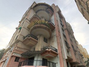  Apartment For Sale in Old Padra Road